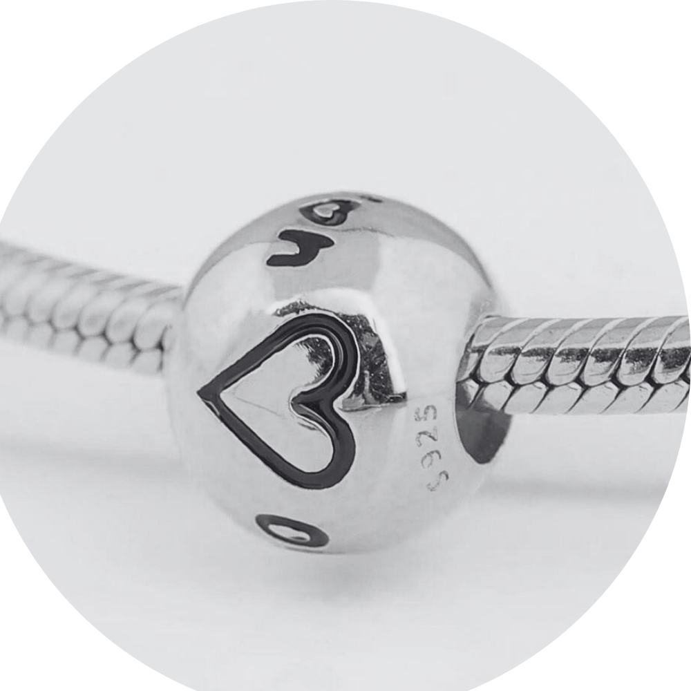 PCHARM1010 REDONDO CON CORAZON Y MENZAJE