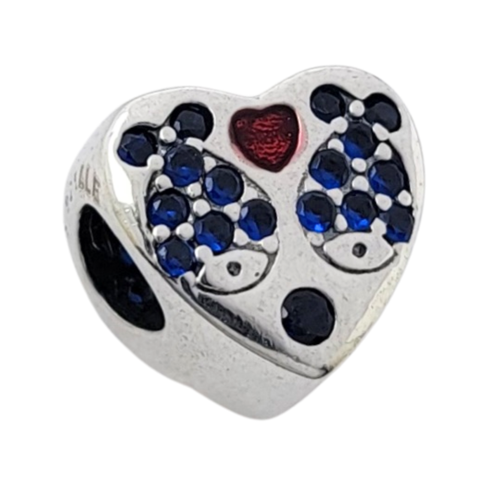 PCHARM1941 CORAZON CON FONDO DE PECESITOS Y CORAZON ROJO