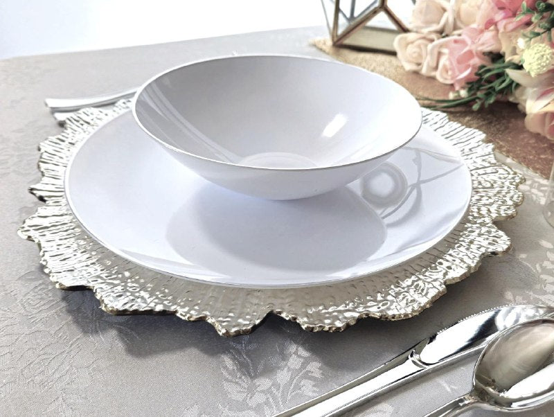 PLATO DE CARGA DECORATIVO NAVIDEÑO PLATEADO DE PLASTICO 32X32CM