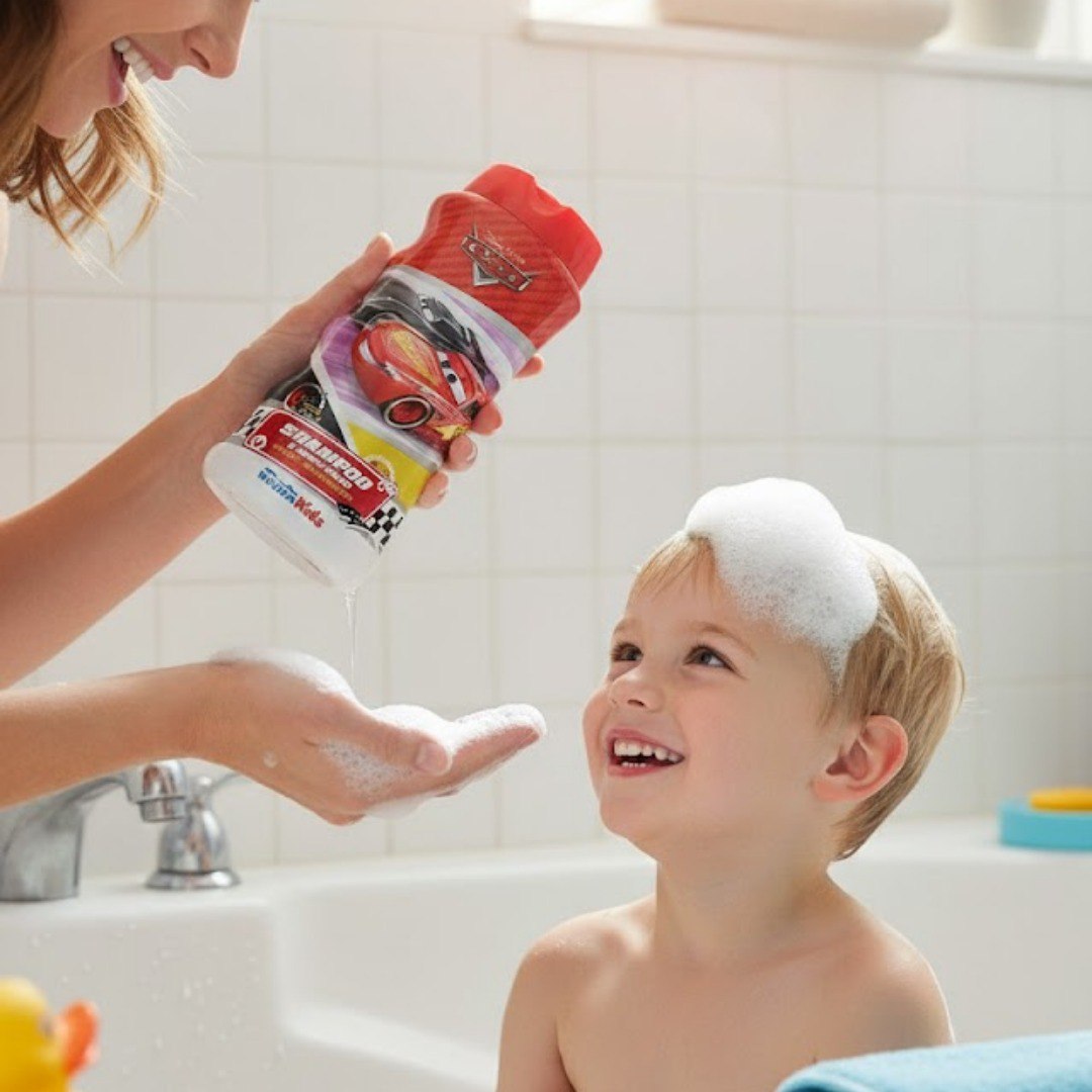 SHAMPOO PARA NIÑOS 2 EN 1 LIMPIA Y SUAVIZA AROMA AGRADABLE CARS DISNEY NEVADA KIDS 473ML