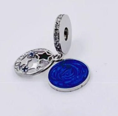 ACHARM21 DOBLE COLGANTE FONDO AZUL CON ESTRELLAS