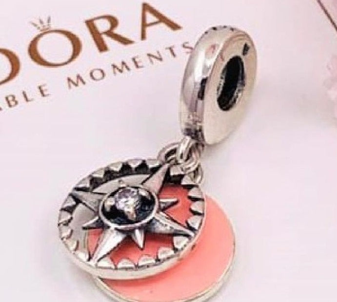 PCHARM1032 BRUJULA CON FONDO COLOR SALMON COLGANTE
