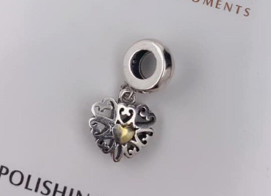 PCHARM1152 CORAZON HECHO DE CORAZONES