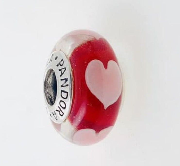 PCHARM1712 CRITAL DE MURANO COLOR ROJO CON CORAZON BLANCO