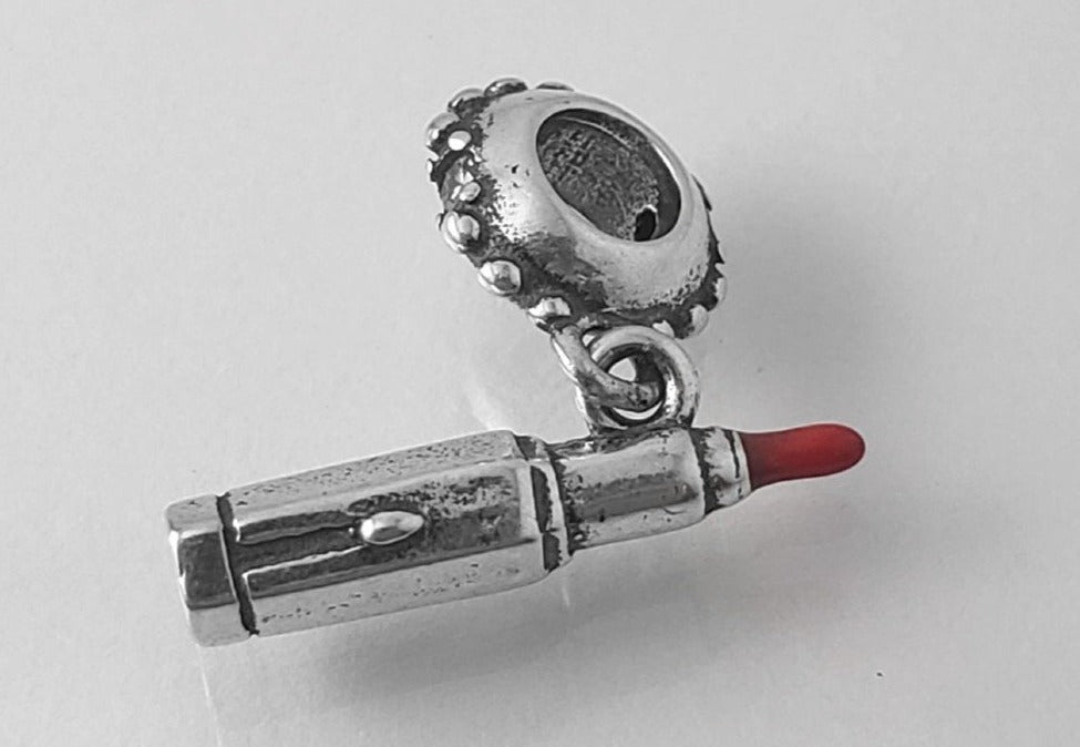 PCHARM2004 COLGANTE DE LABIAL ROJO