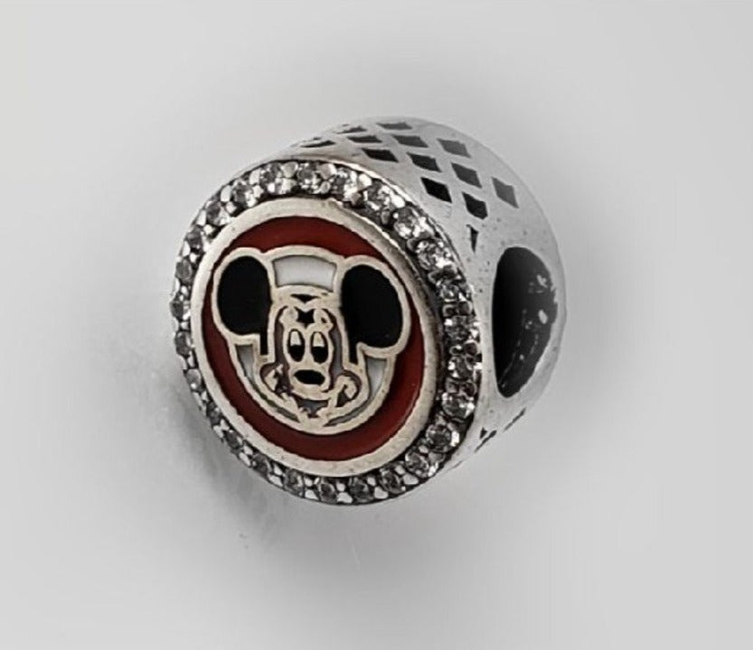 PCHARM2024 MICKEY MOUSE FONDO ROJO