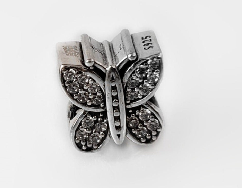 PCHARM2073 MARIPOSA CON CIRCONES TRANSPARENTES