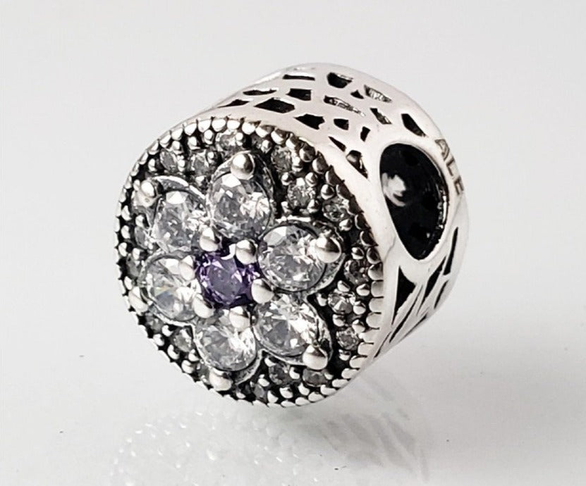 PCHARM2122 CIRCULAR CON FLOR EN MEDIO CON CIRCONES TRANSPARENTE Y MORADO