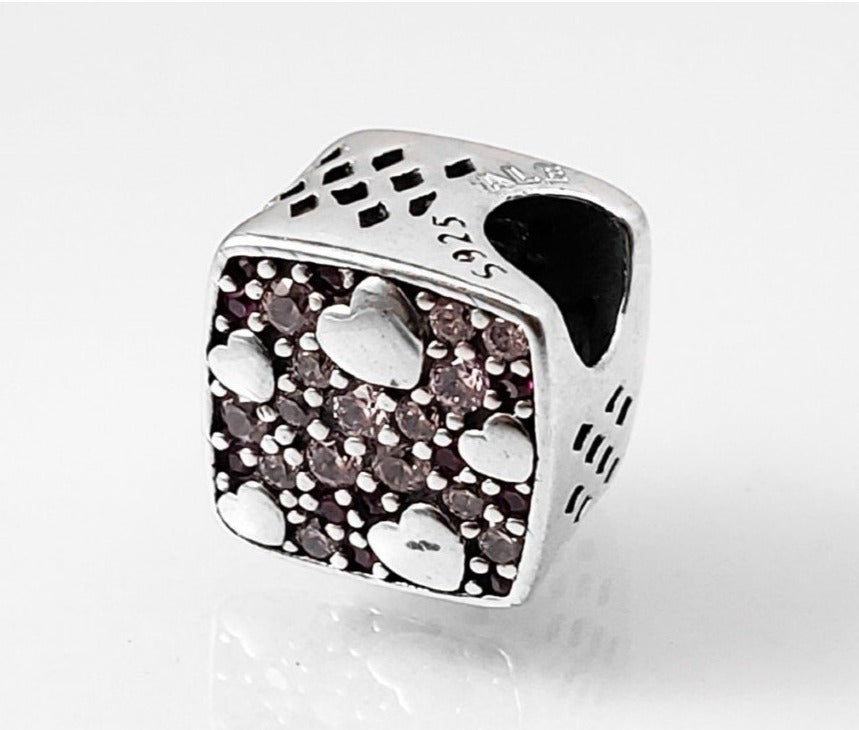 PCHARM2141 CUADRADO CON CIRCONES ROSADOS