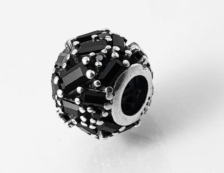 PCHARM2145 CIRCULAR CON CIRCONES NEGROS