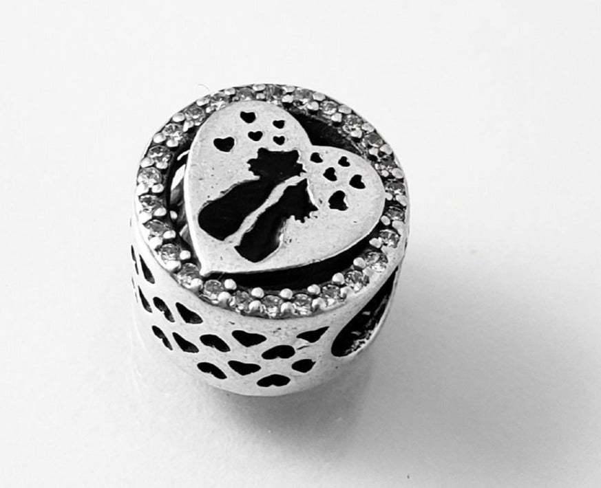 PCHARM2236 CIRCULAR CON CORAZON EN MEDIO Y DOS GATITOS