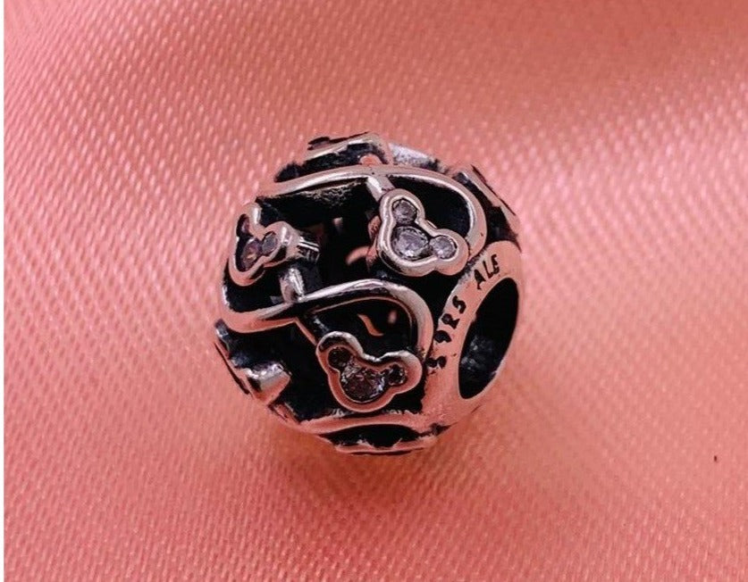 PCHARM2384 CIRCULAR CON CIRCONES Y FIGURA DE MICKEY MOUSE