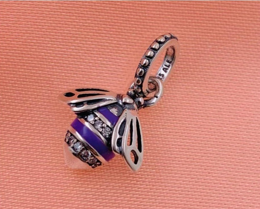 PCHARM2389 COLGANTE DE ABEJA COLOR MORADO