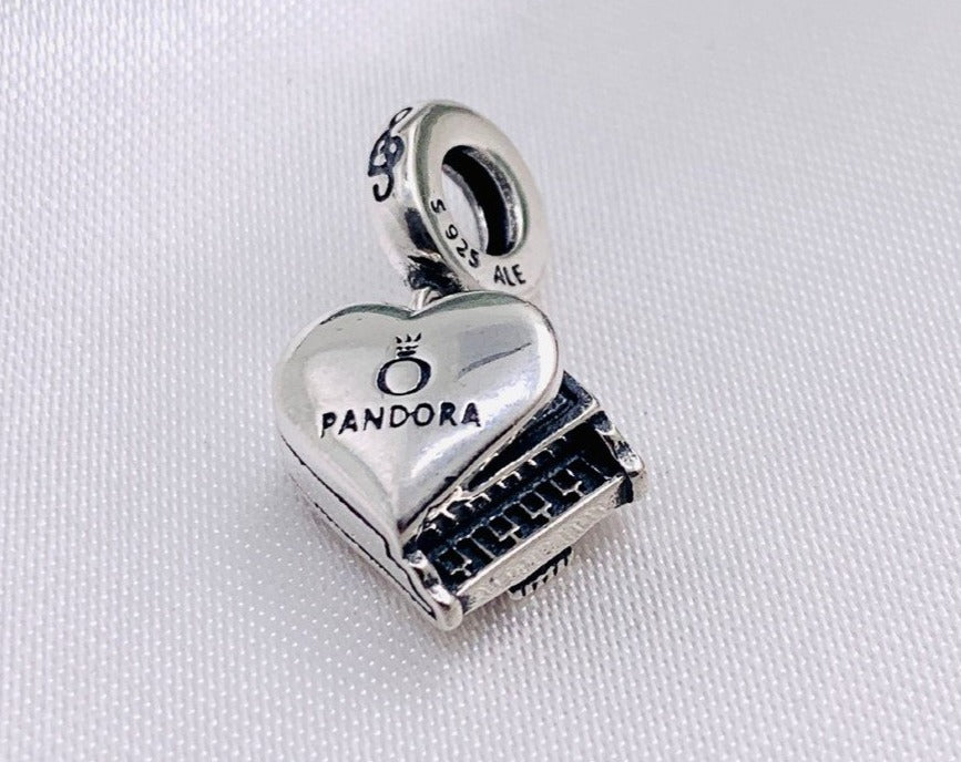 PCHARM2446 PANDORA COLGANTE DE PIANO EN FORMA DE CORAZON