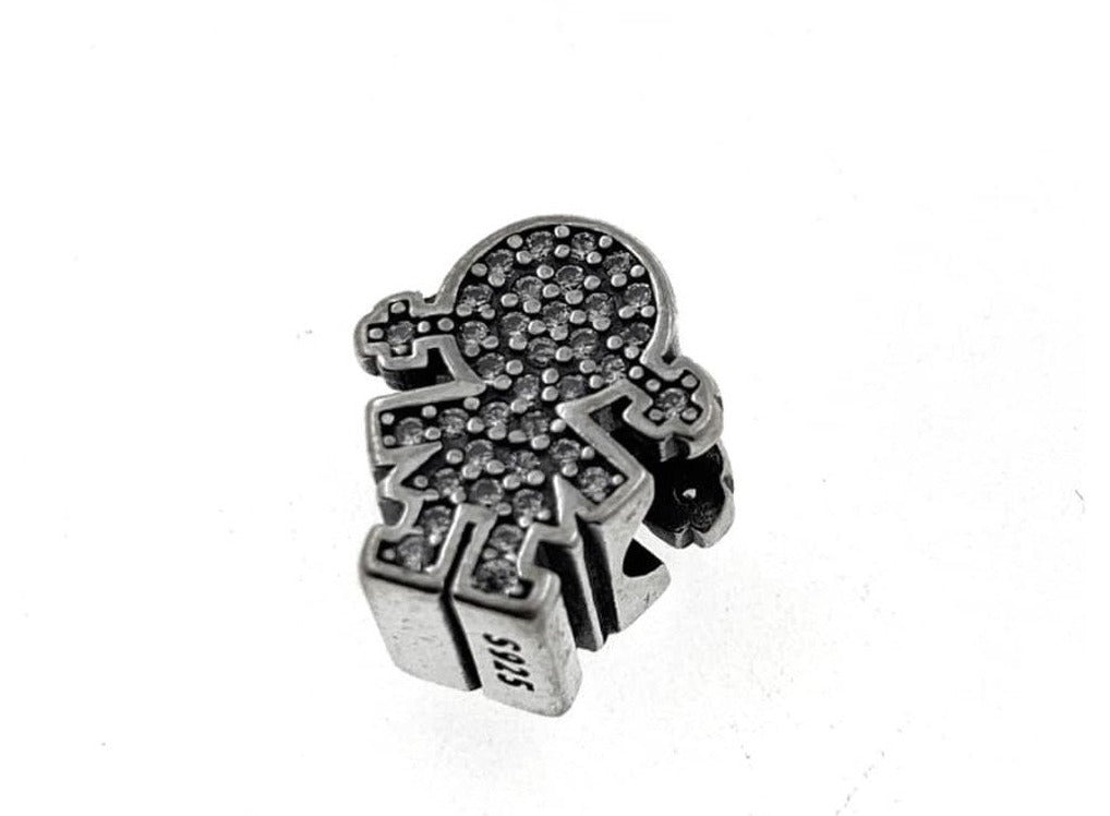 PCHARM2499 NIÑA CON CIRCONES