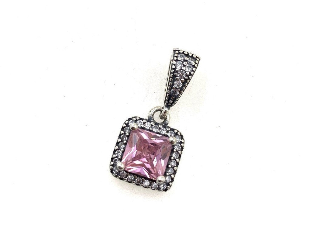 PCHARM2550#1 COLGANTE CUADRADO CON CIRCON ROSA EN MEDIO