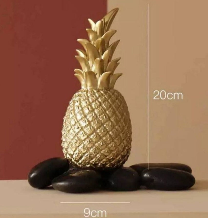 DECORACION ADORNO DE PIÑA DORADO 20CM ALTO ACNHO 9 CM