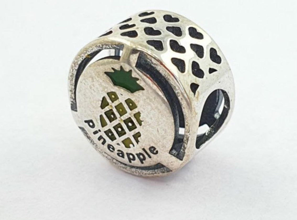 PCHARM2687 CIRCULAR CON UNA PIÑA EN MEDIO