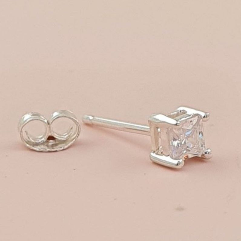 PIERCING DE PLATA 9.25 DE PIEDRA TRASLUCIDA CUADRADA