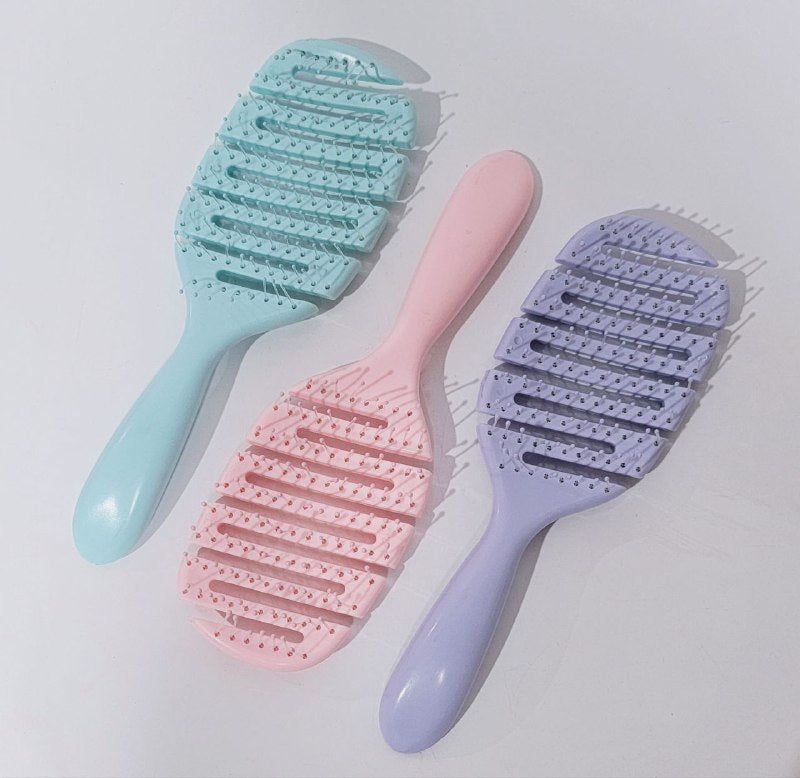 CEPILLO PEINE PARA EL CABELLO, CERDAS FLEXIBLES, MASAJE RELAJANTE SUAVE Y RAPIDA SIN FRIZZ ENGOL COLLECTIONS 3 COLORES