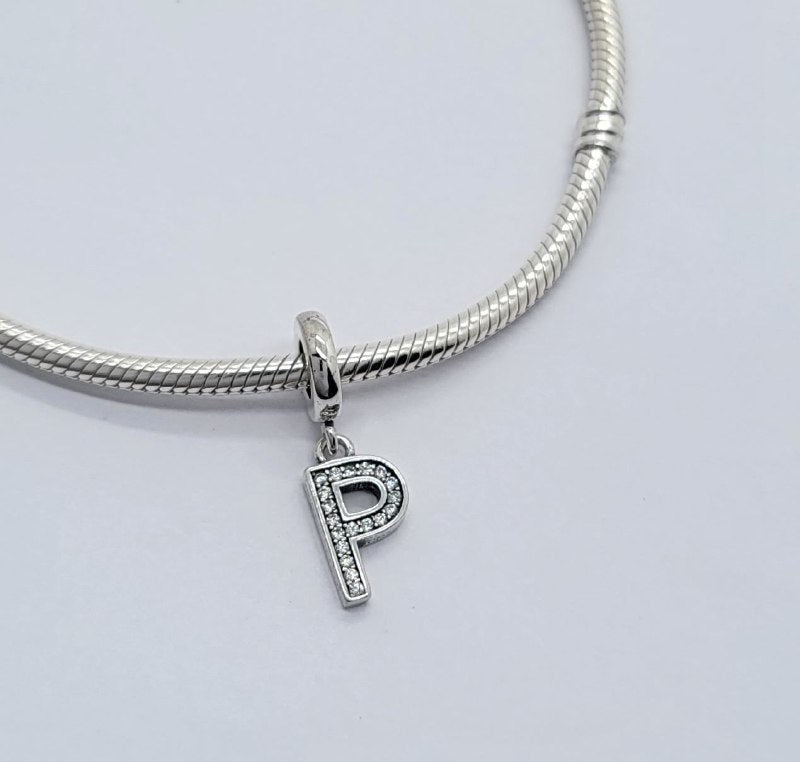 PCHARM4066$P LETRA P PANDORA PLATA 9.25