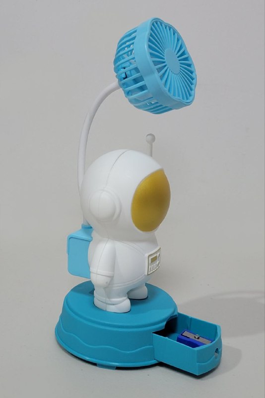 VENTILADOR DE MESA RECARGABLE DE ASTRONAUTA CON SACAPUNTAS TABLE FAN