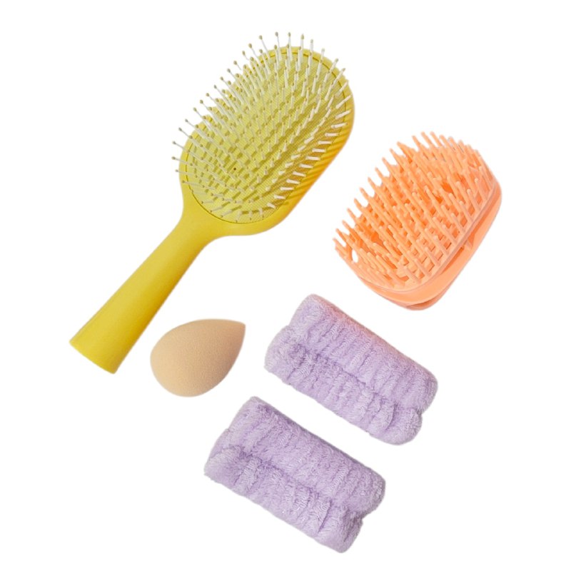 KIT DE CUIDADO PERSONAL, CEPILLO, 1 PAR DE MUÑEQUERAS, ESPONJA, MASAJEADOR CAPILAR KISS LOVELY