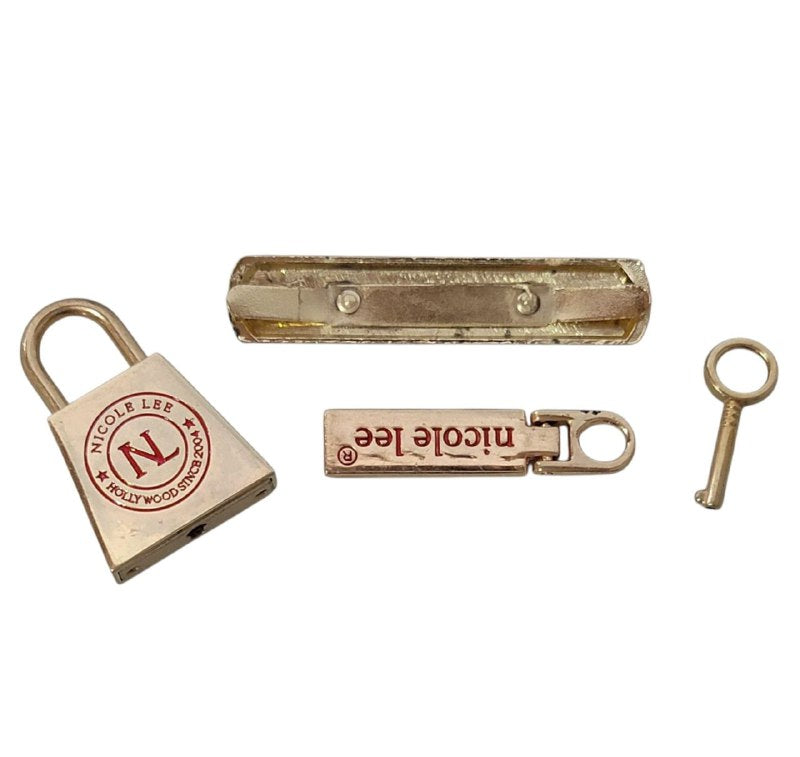 CHAPA PARA CARTERAS NICOLE LEE