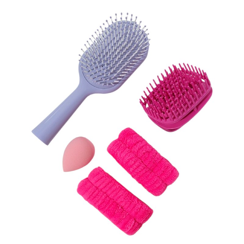 KIT DE CUIDADO PERSONAL, CEPILLO, 1 PAR DE MUÑEQUERAS, ESPONJA, MASAJEADOR CAPILAR KISS LOVELY
