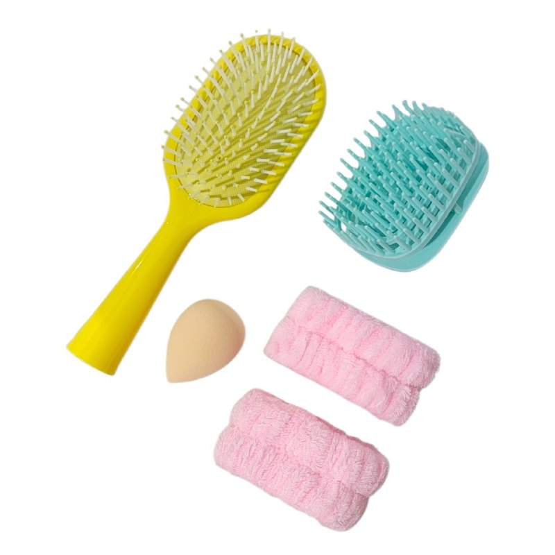 KIT DE CUIDADO PERSONAL, CEPILLO, 1 PAR DE MUÑEQUERAS, ESPONJA, MASAJEADOR CAPILAR KISS LOVELY