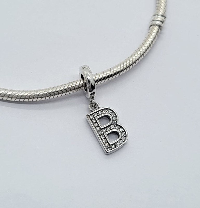 PCHARM4066$B LETRA B PANDORA PLATA 9.25