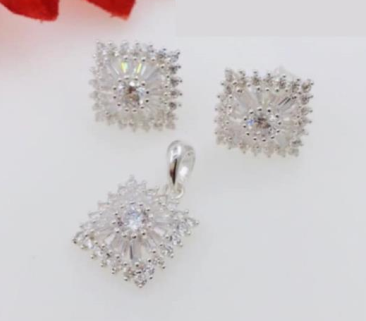 PSET1596 SET CUADRADO CON ZIRCONIA BLANCO PLATA 9.25