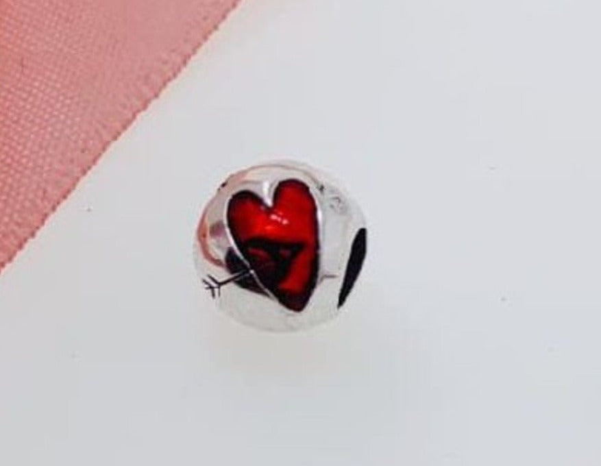 PCHARM1486 CIRCULAR CON CORAZON ROJO EN MEDIO