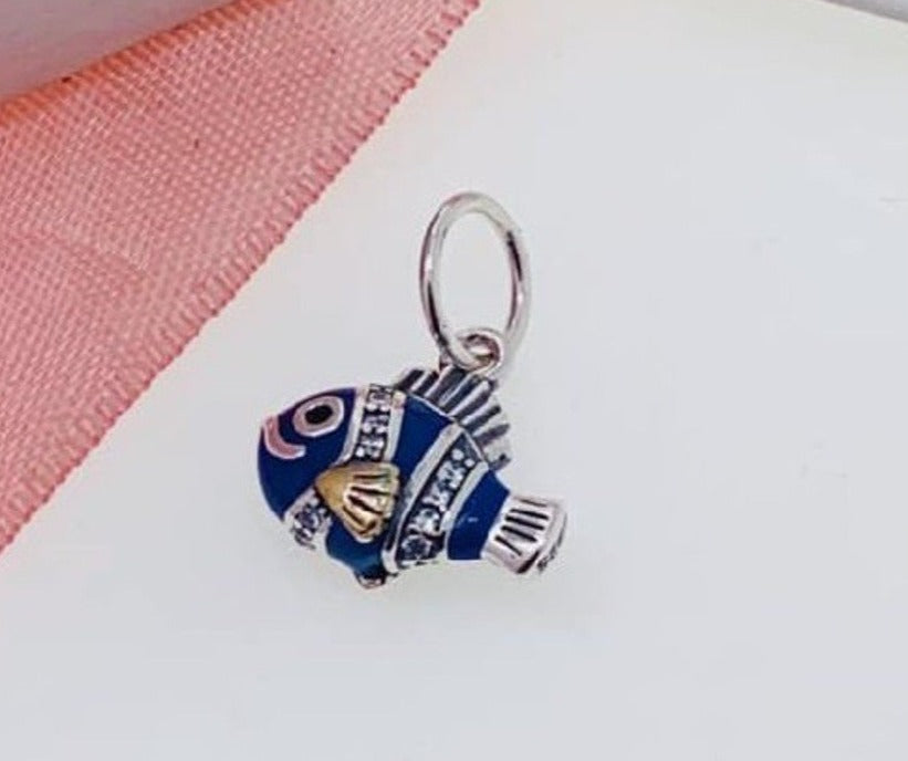 PCHARM1613 PEZ AZUL COLGANTE