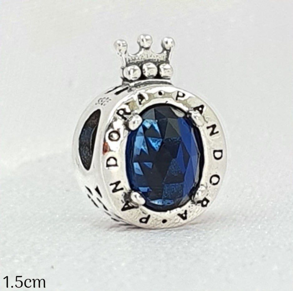 PCHARM2414#8 PANDORA CON CORONA Y CIRCON AZUL