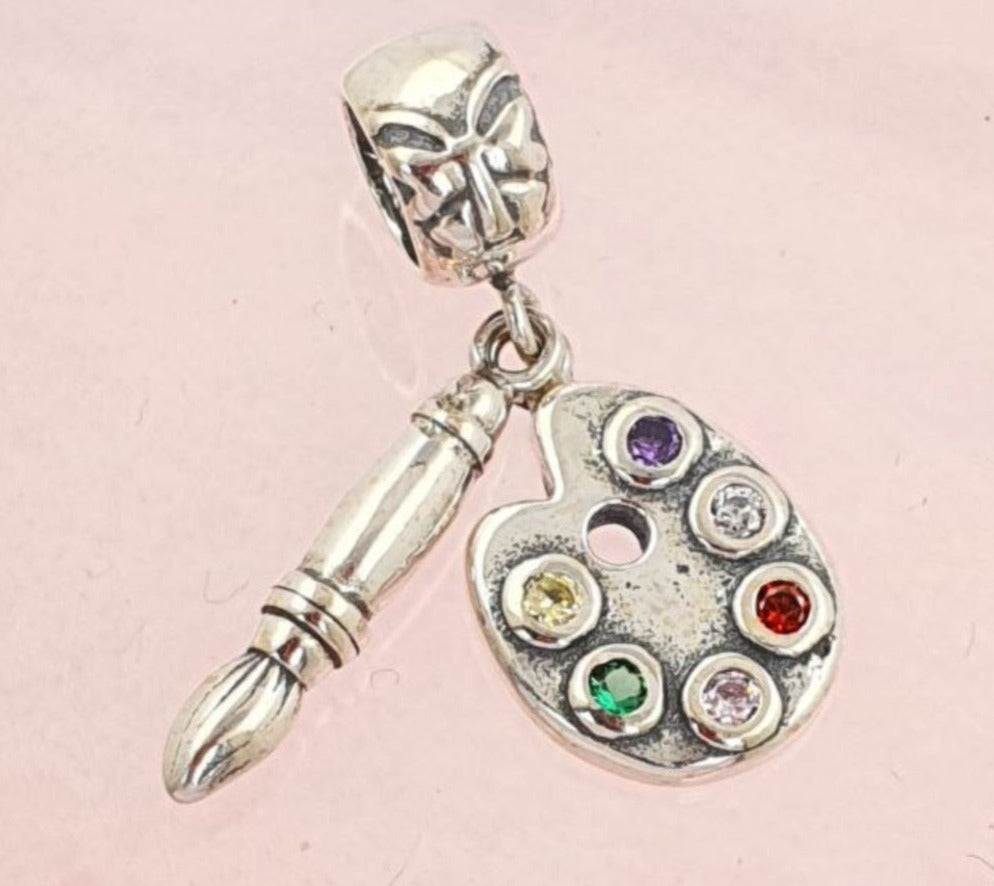 PCHARM2754 COLGANTE PINCELES Y PALETA DE COLORES