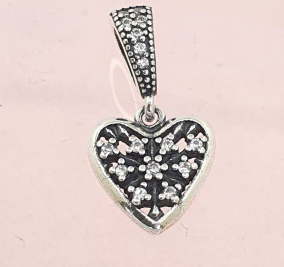 PCHARM2782 COLGANTE DE CORAZON CON CIRCONES