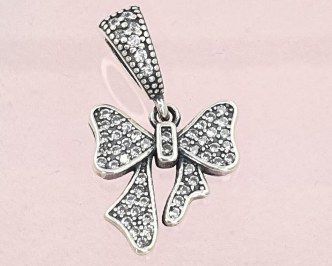 PCHARM2751 COLGANTE CHONGO CON CIRCONES TRANSPARENTES