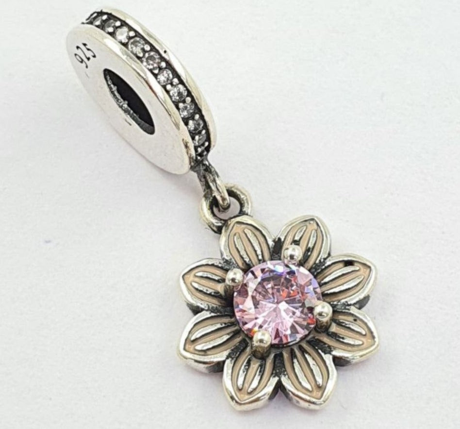 PCHARM2746  COLGANTE DE FLOR CIRCON ROSA EN MEDIO