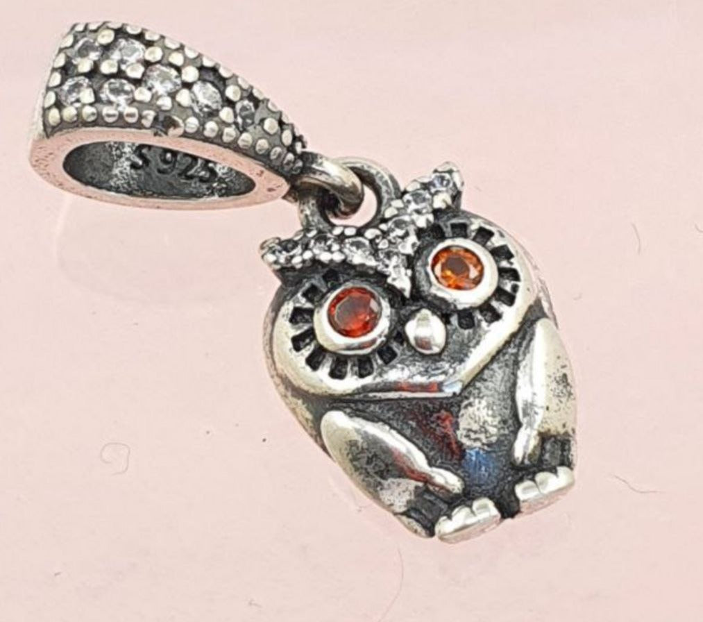 PCHARM2723 COLGANTE DE BUHO OJOS COLOR NARANJA