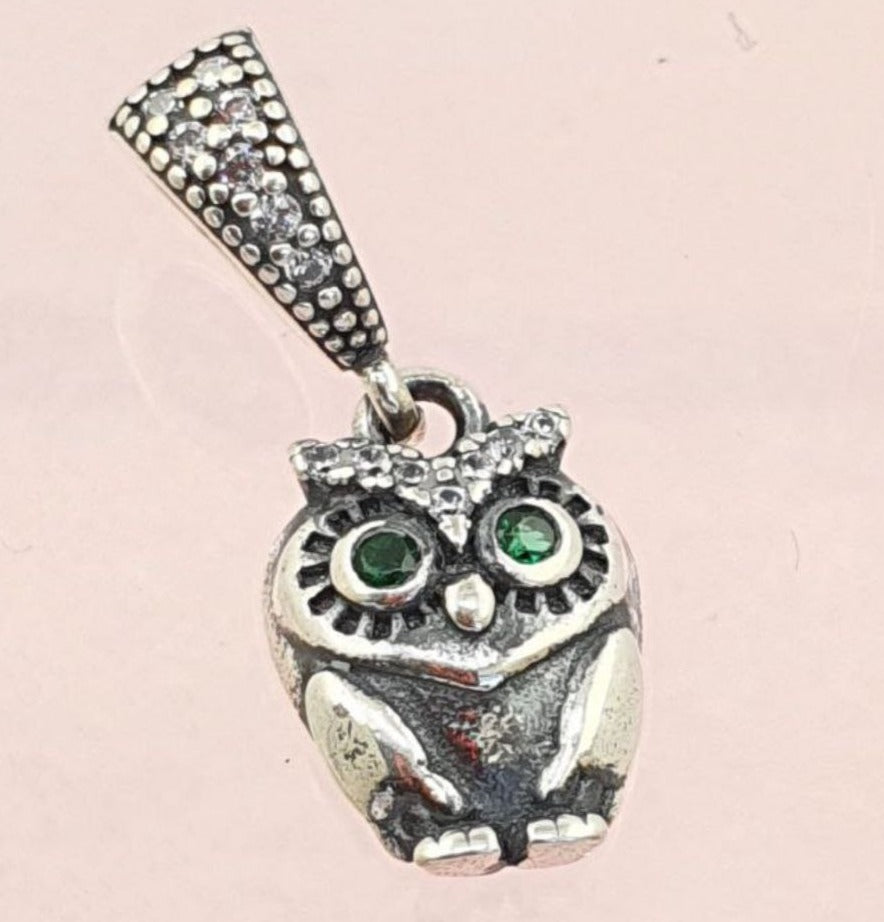 PCHARM2723#1  COLGANTE DE BUHO OJOS COLOR VERDE